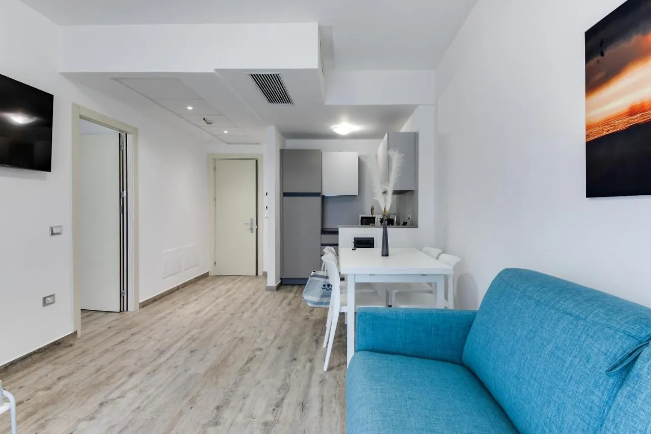 *** Ξενοδοχείο με διαμερίσματα Elegance Suite Apartments - Siroli Collection Τσέρβια Ιταλία